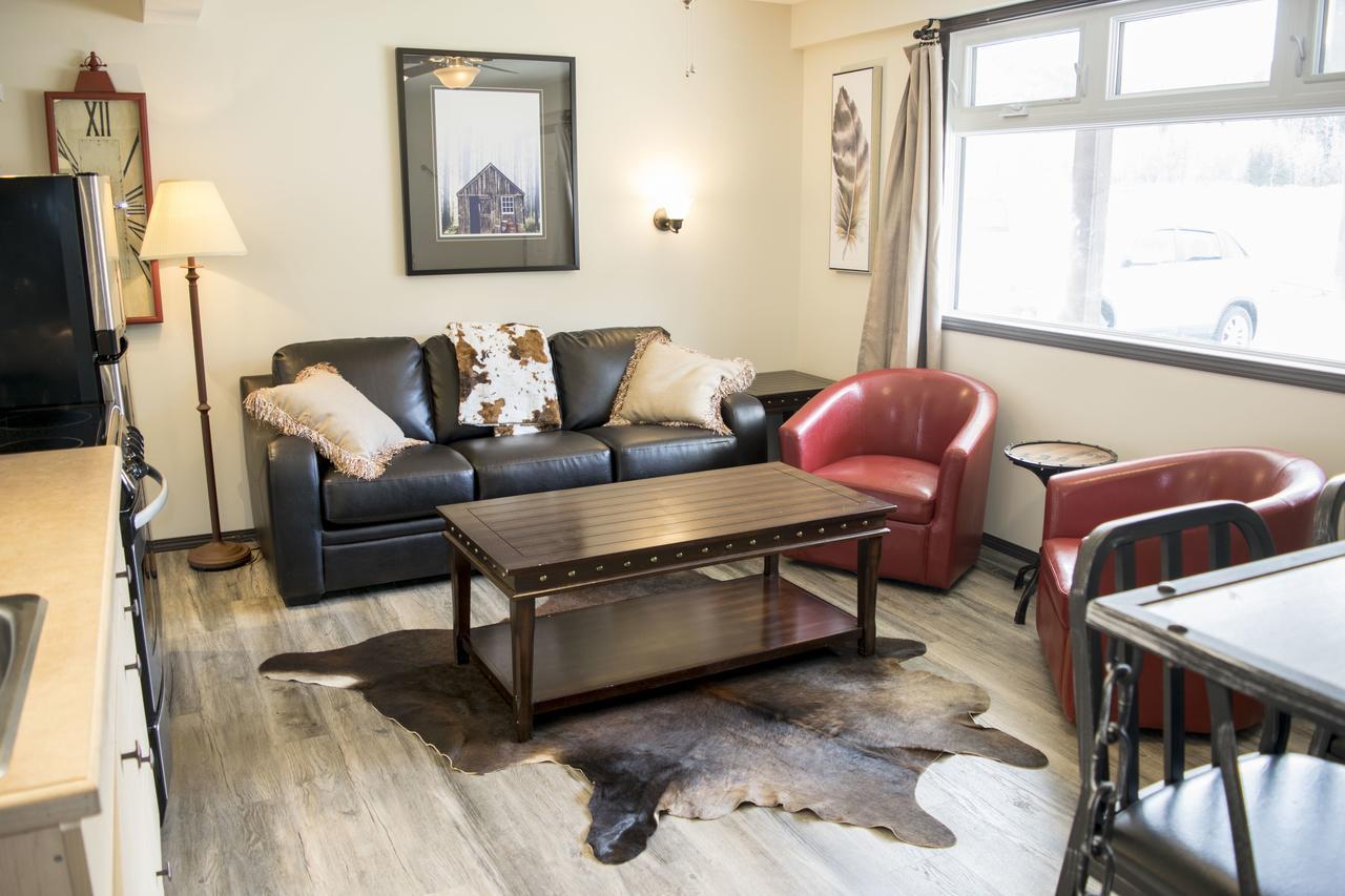 Yamnuska Suites Canmore Exterior photo